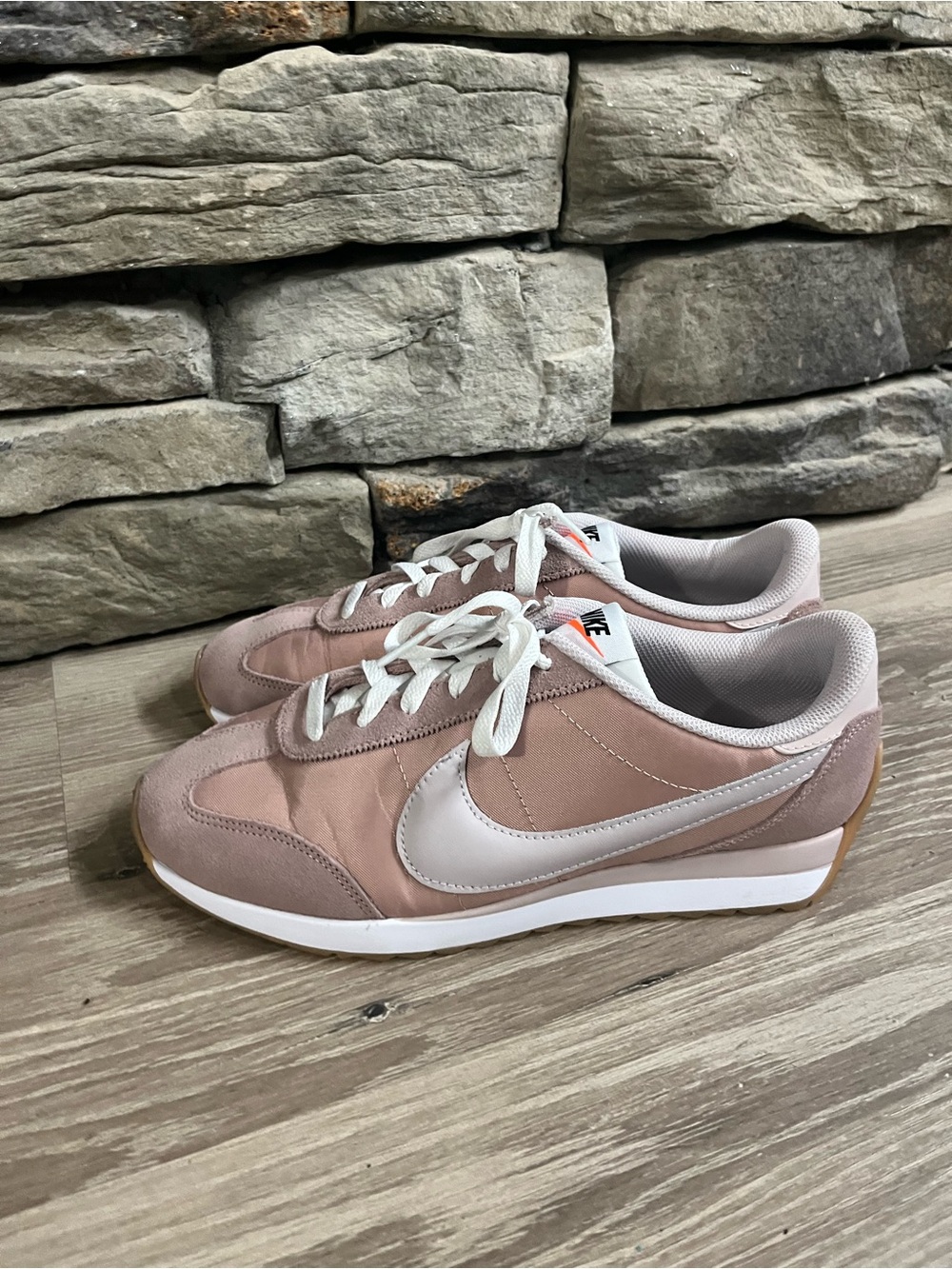 Nike sneakers/10